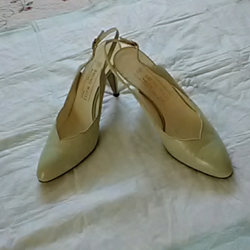 Shoes  medium width